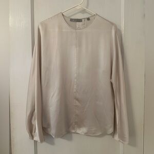 VINCE 100% Silk crew neck blouse long sleeves. Cream/Ivory. Small.